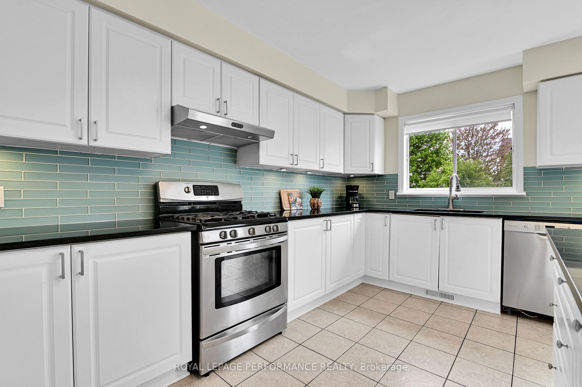 Photo 6 of 20 Upwood Street, Ottawa, Hunt Club Park/Greenboro — HOMEH