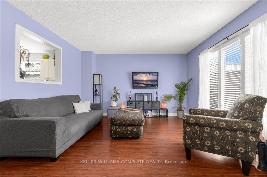 Photo 9 of 236 Lawnhurst Court, Hamilton, Lawfield — HOMEH