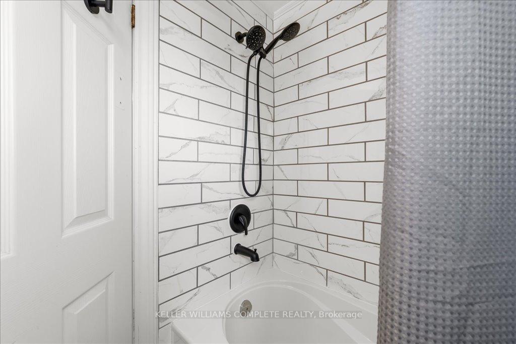 Photo 18 of 236 Lawnhurst Court, Hamilton, Lawfield — HOMEH