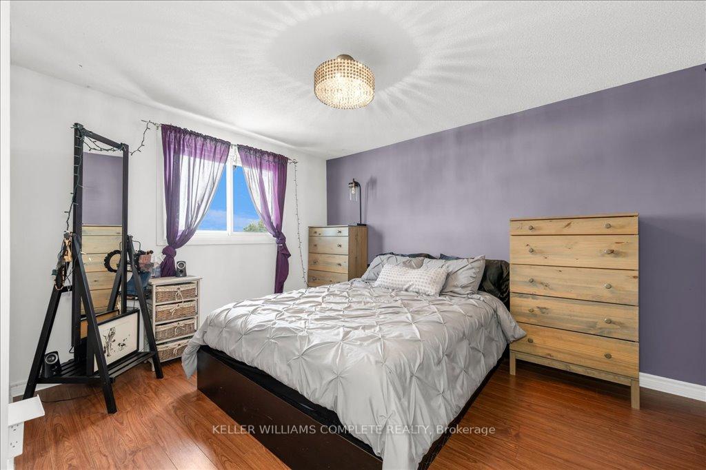 Photo 6 of 236 Lawnhurst Court, Hamilton, Lawfield — HOMEH