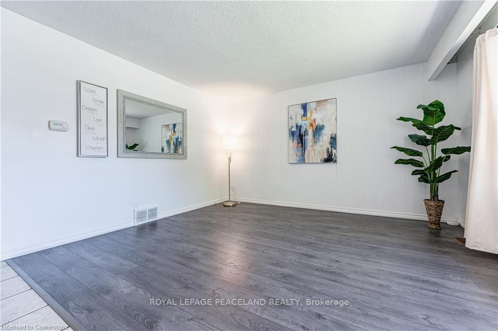 Photo 2 of Unit B, 526 Glen Forrest Boulevard, Waterloo — HOMEH