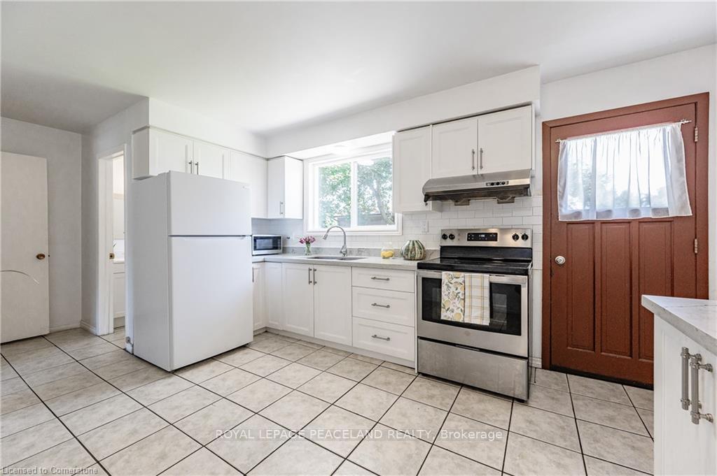 Photo 5 of Unit B, 526 Glen Forrest Boulevard, Waterloo — HOMEH