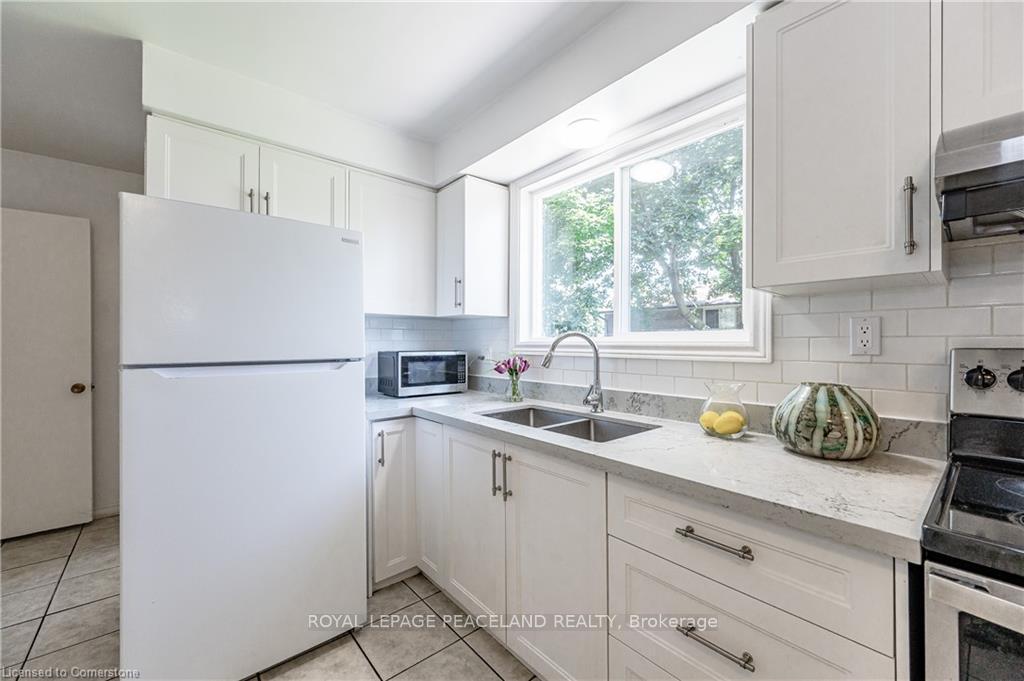 Photo 11 of Unit B, 526 Glen Forrest Boulevard, Waterloo — HOMEH