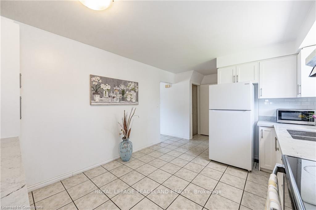 Photo 12 of Unit B, 526 Glen Forrest Boulevard, Waterloo — HOMEH