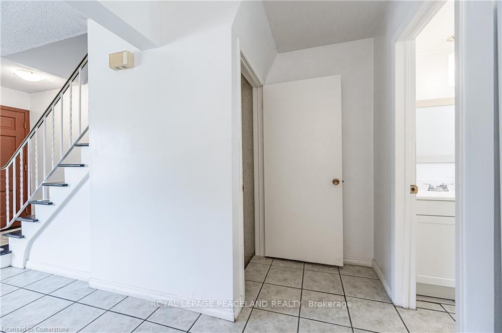 Photo 10 of Unit B, 526 Glen Forrest Boulevard, Waterloo — HOMEH