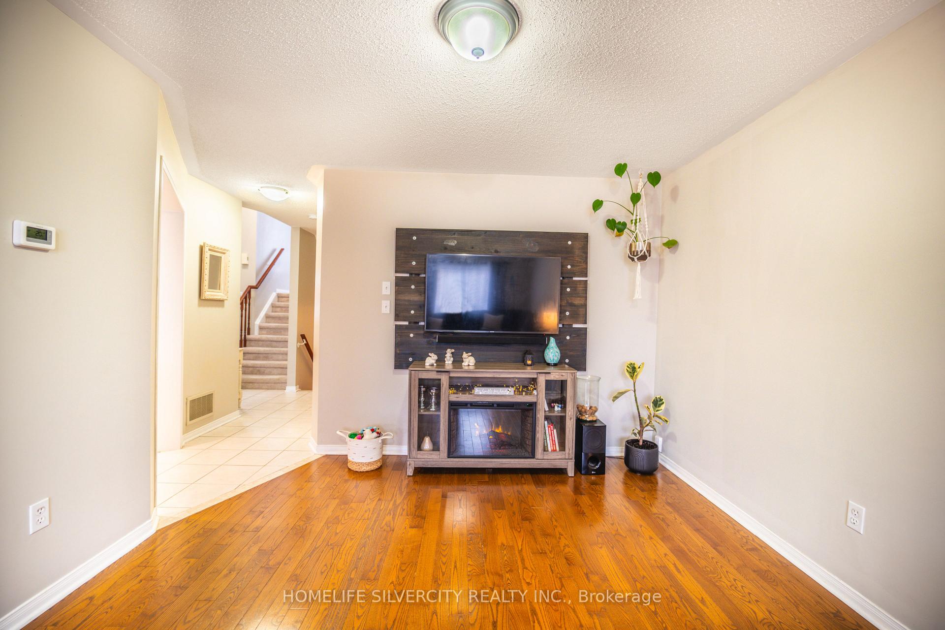 Photo 9 of 55 Bottrell Street, Clarington, Bowmanville — HOMEH