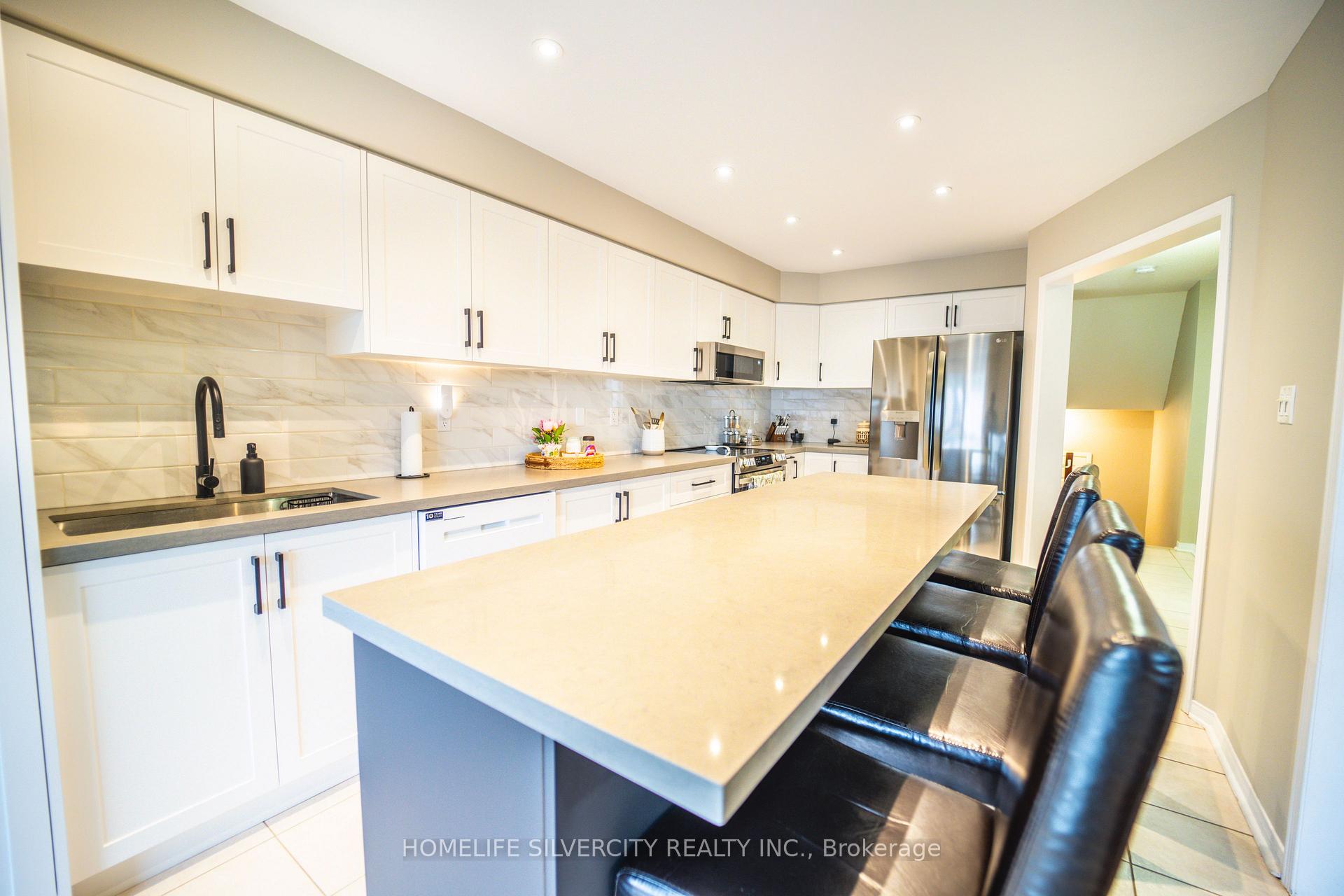 Photo 15 of 55 Bottrell Street, Clarington, Bowmanville — HOMEH