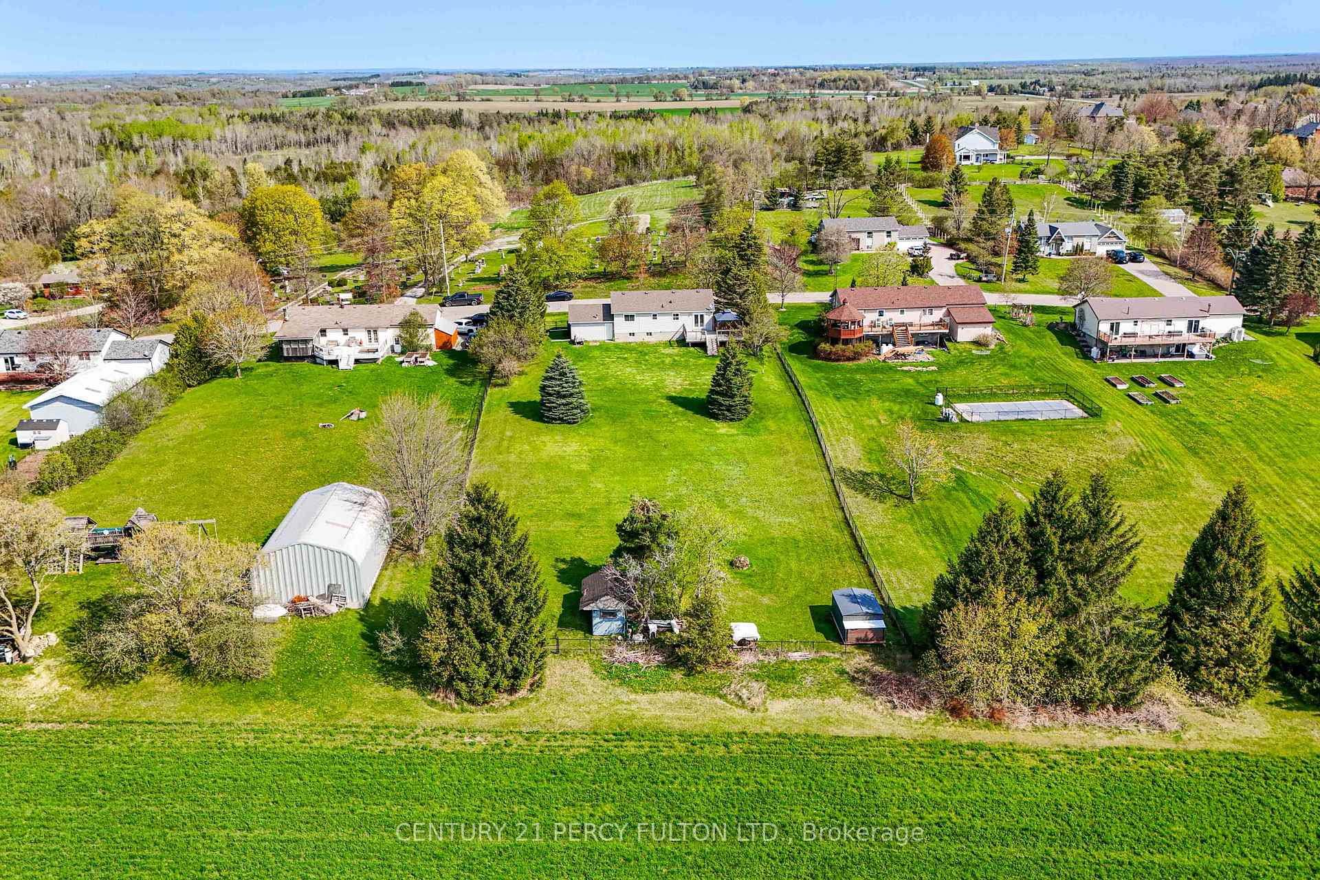Photo 5 of 265 Zephyr Road, Uxbridge, Rural Uxbridge — HOMEH