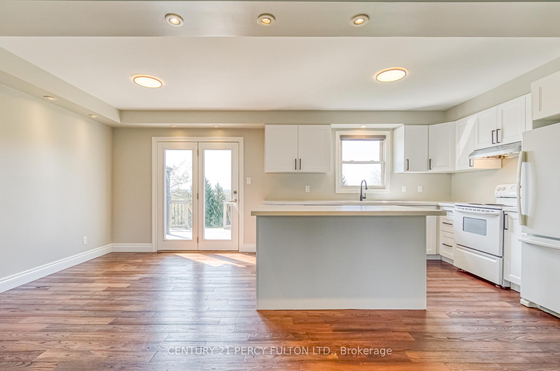 Photo 3 of 265 Zephyr Road, Uxbridge, Rural Uxbridge — HOMEH