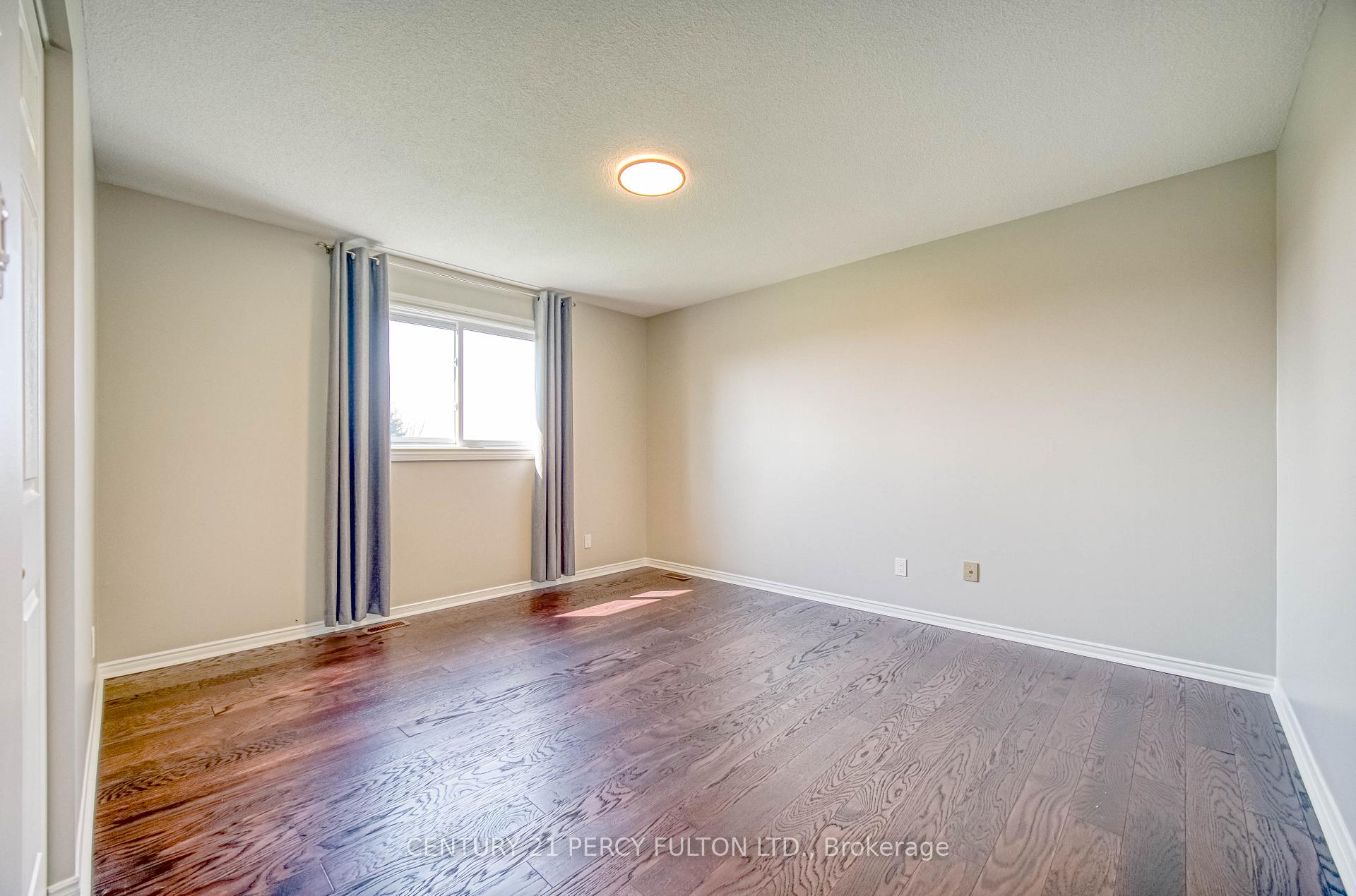 Photo 13 of 265 Zephyr Road, Uxbridge, Rural Uxbridge — HOMEH