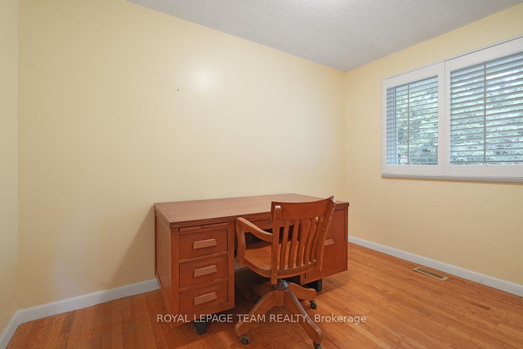 Photo 16 of 1557 Baseline Road, Ottawa, Copeland Park — HOMEH