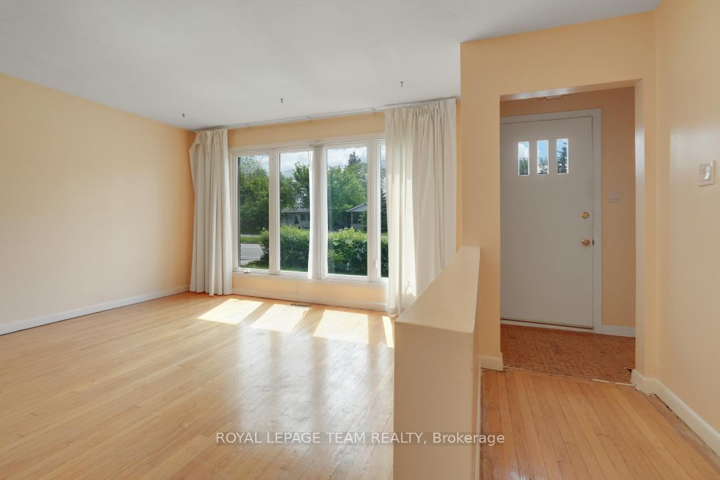Photo 17 of 1557 Baseline Road, Ottawa, Copeland Park — HOMEH