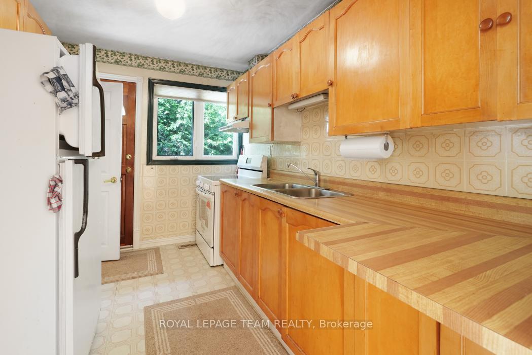 Photo 20 of 1557 Baseline Road, Ottawa, Copeland Park — HOMEH