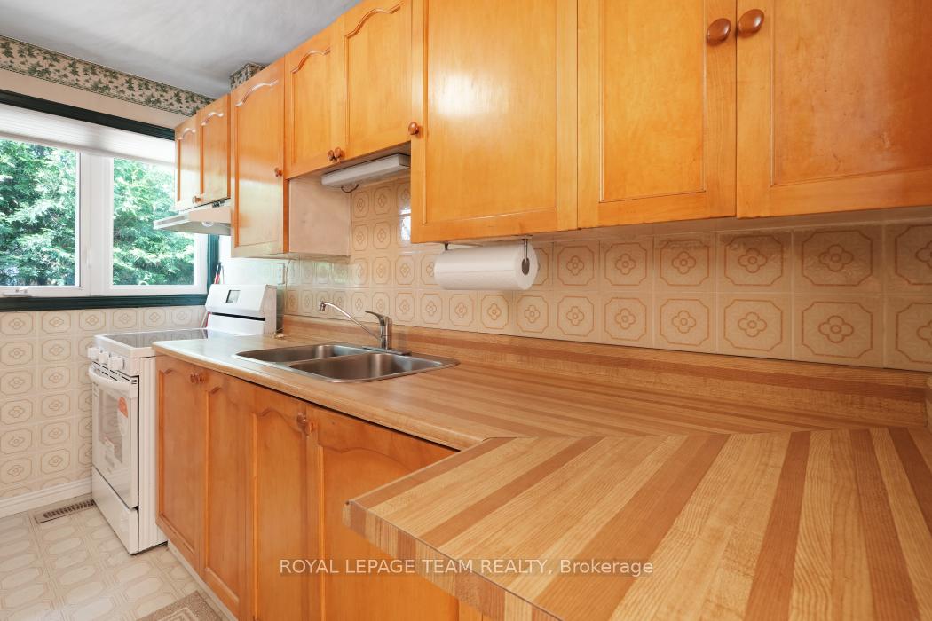 Photo 21 of 1557 Baseline Road, Ottawa, Copeland Park — HOMEH