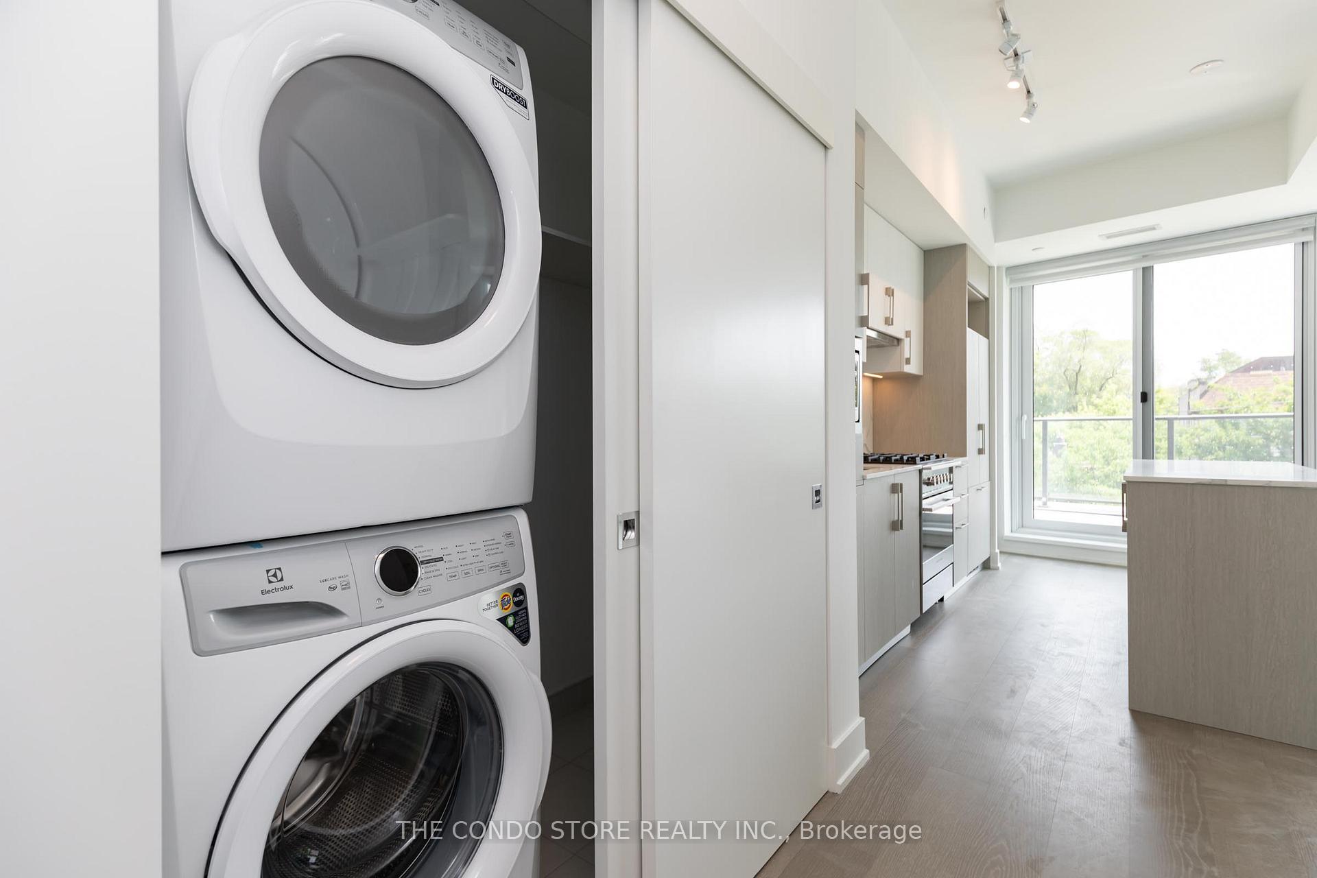 Photo 9 of Unit 302, 8 Manor Road W, Toronto, Yonge-Eglinton — HOMEH