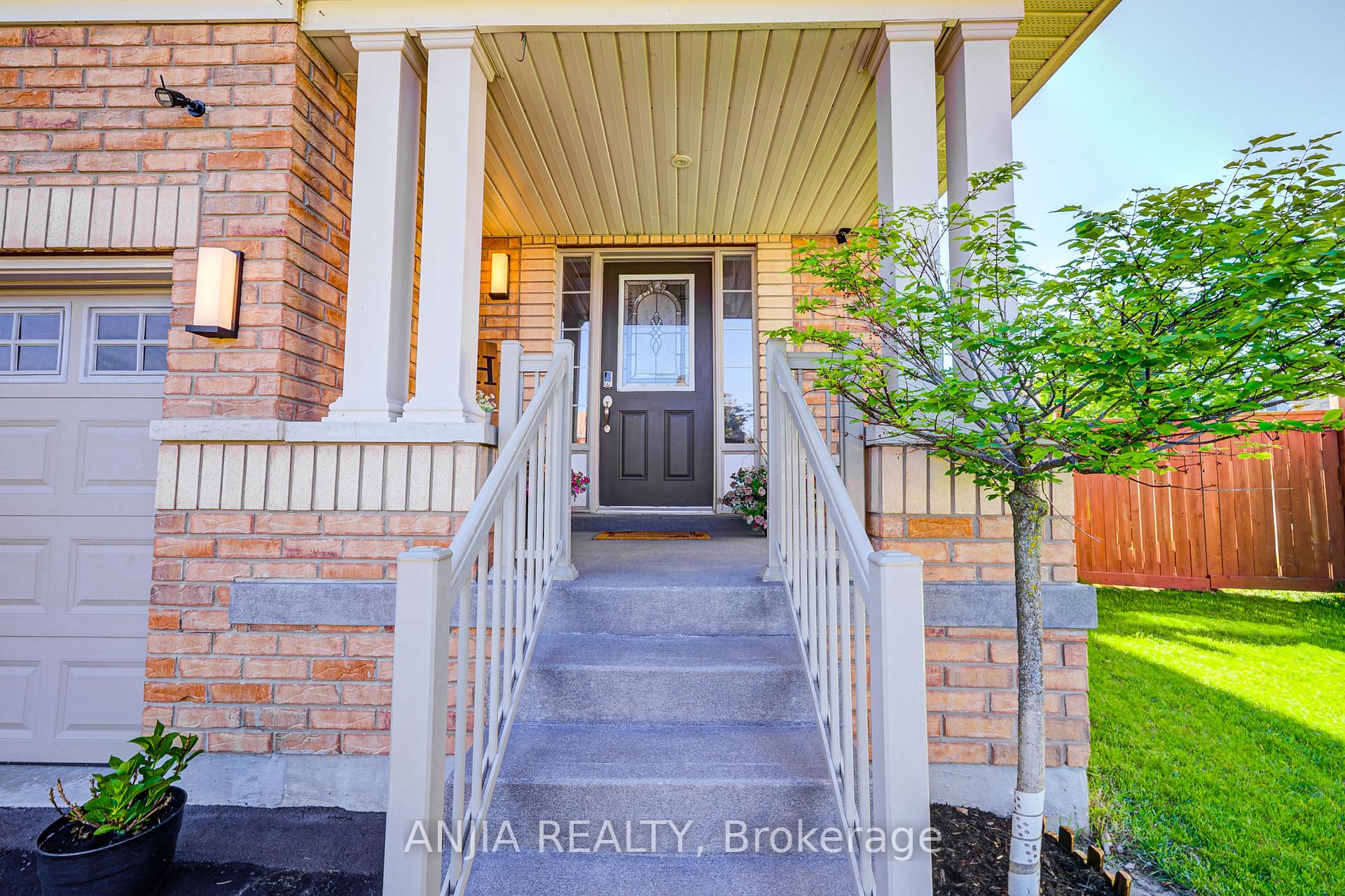 Photo 6 of 63 Brownridge Place, Whitby, Williamsburg — HOMEH