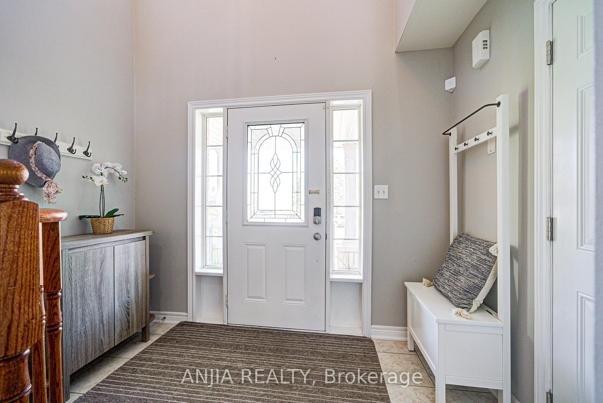 Photo 9 of 63 Brownridge Place, Whitby, Williamsburg — HOMEH