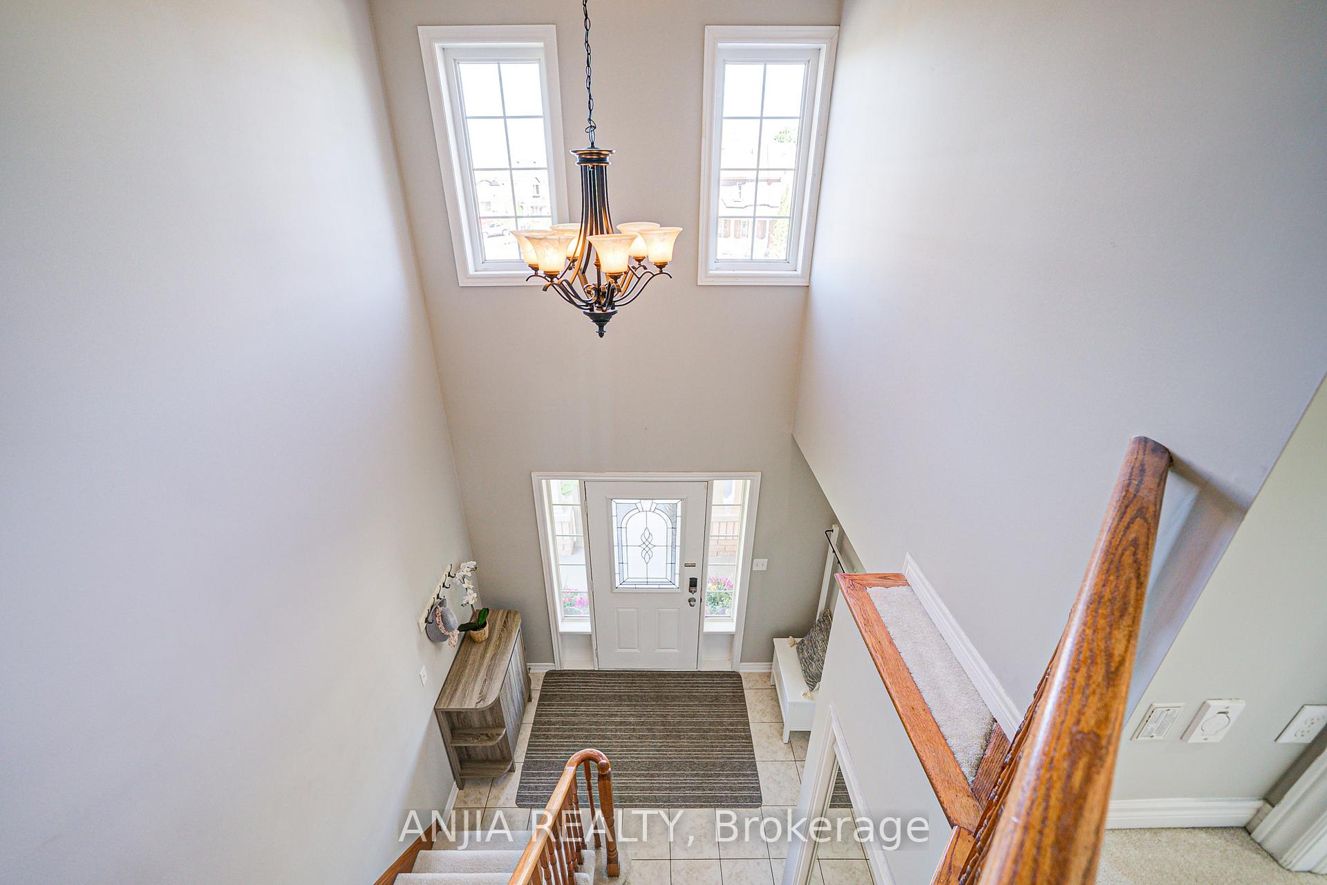 Photo 18 of 63 Brownridge Place, Whitby, Williamsburg — HOMEH