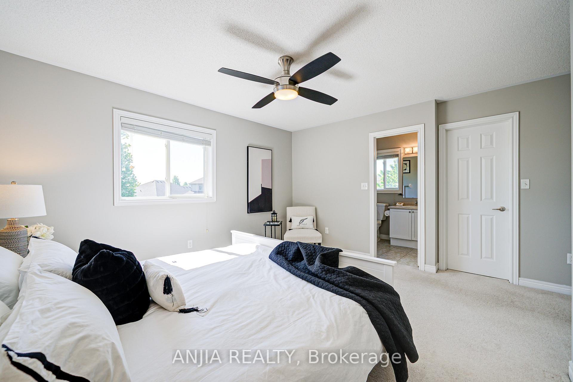 Photo 3 of 63 Brownridge Place, Whitby, Williamsburg — HOMEH