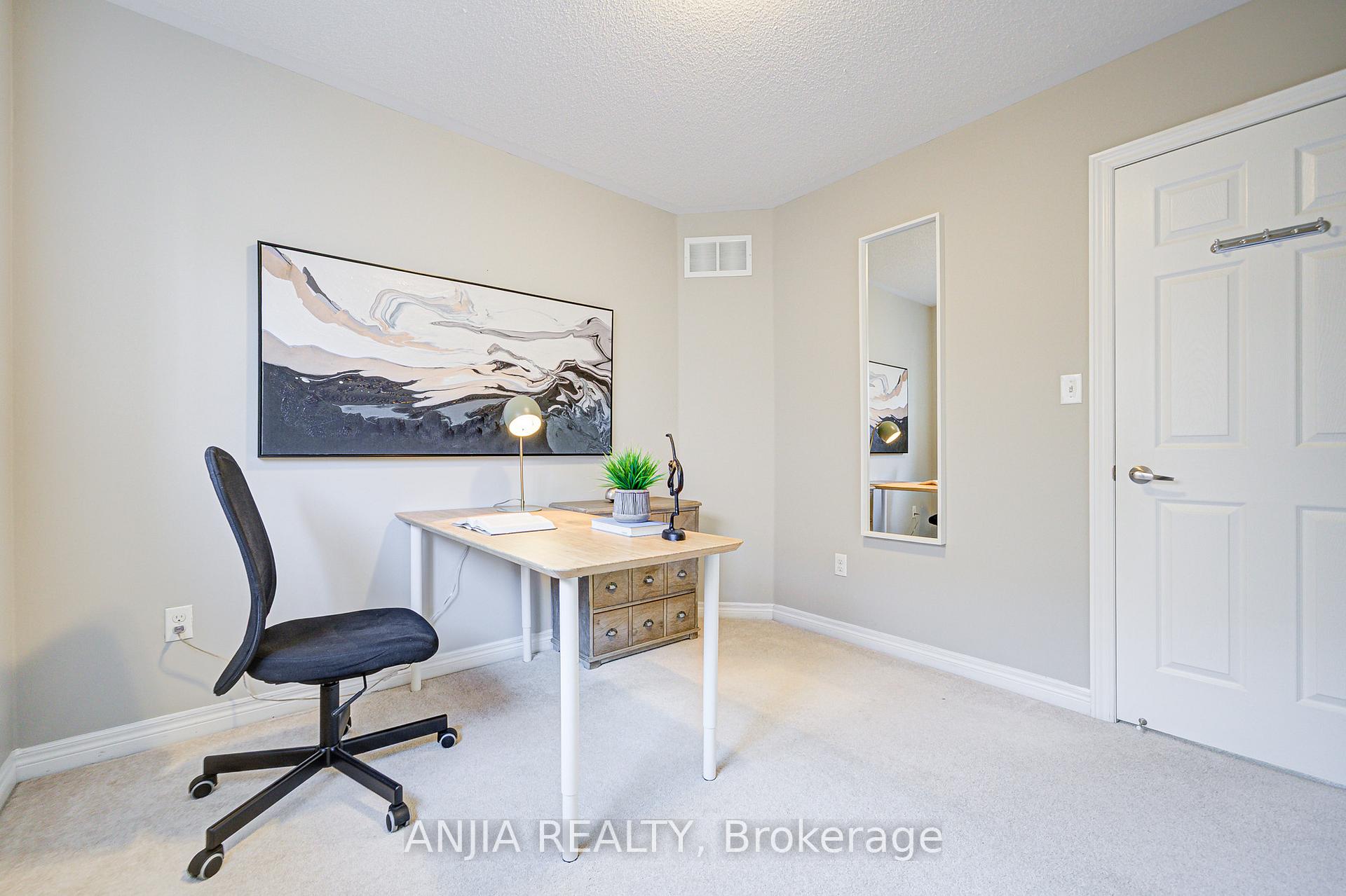 Photo 7 of 63 Brownridge Place, Whitby, Williamsburg — HOMEH