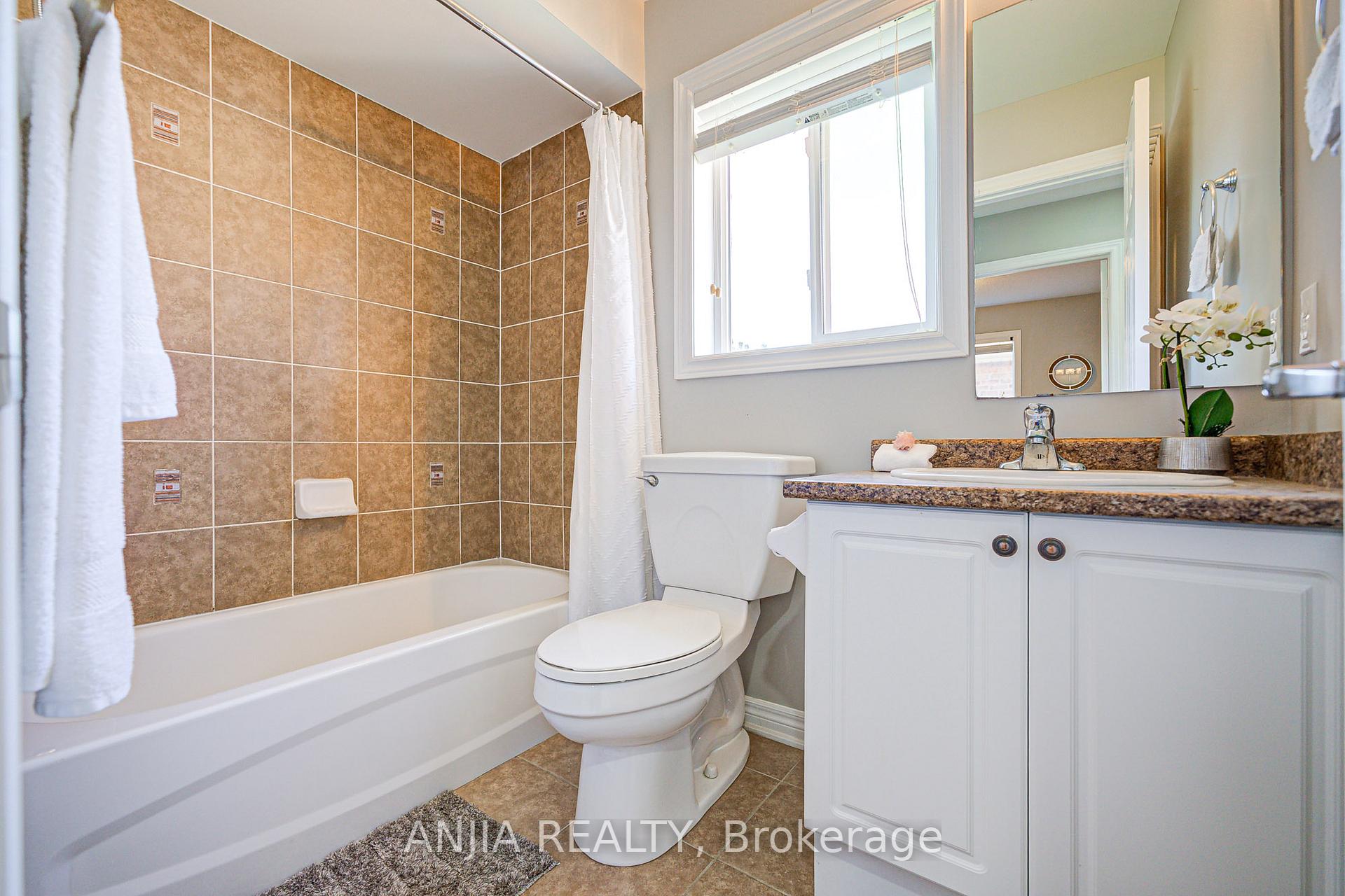Photo 22 of 63 Brownridge Place, Whitby, Williamsburg — HOMEH