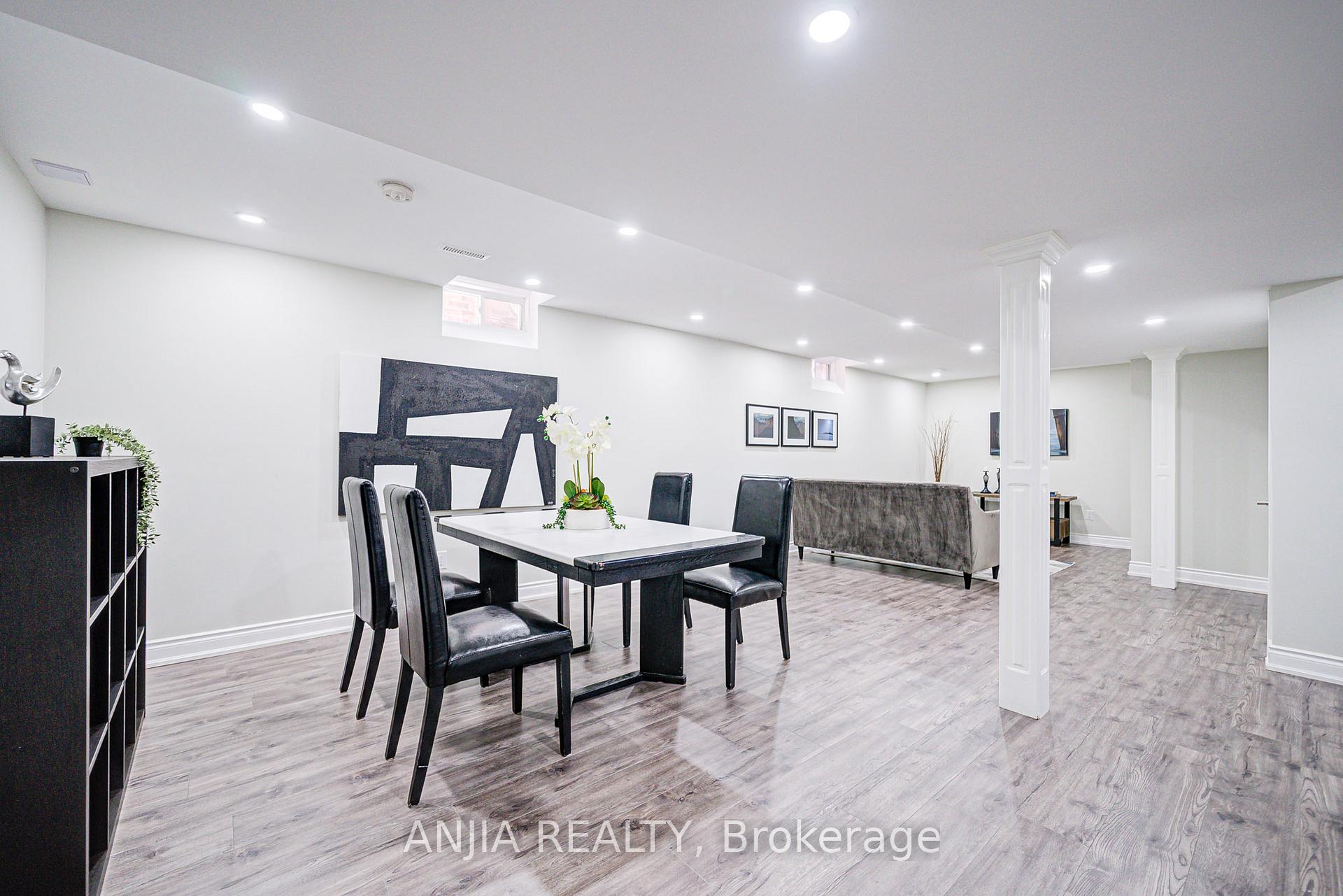 Photo 25 of 63 Brownridge Place, Whitby, Williamsburg — HOMEH