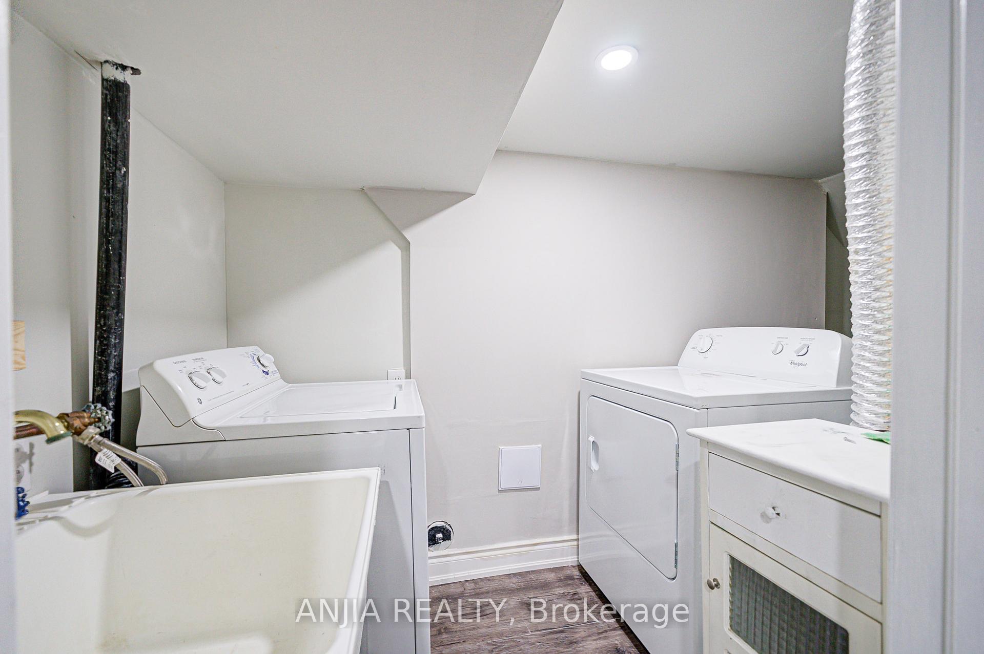 Photo 16 of 63 Brownridge Place, Whitby, Williamsburg — HOMEH