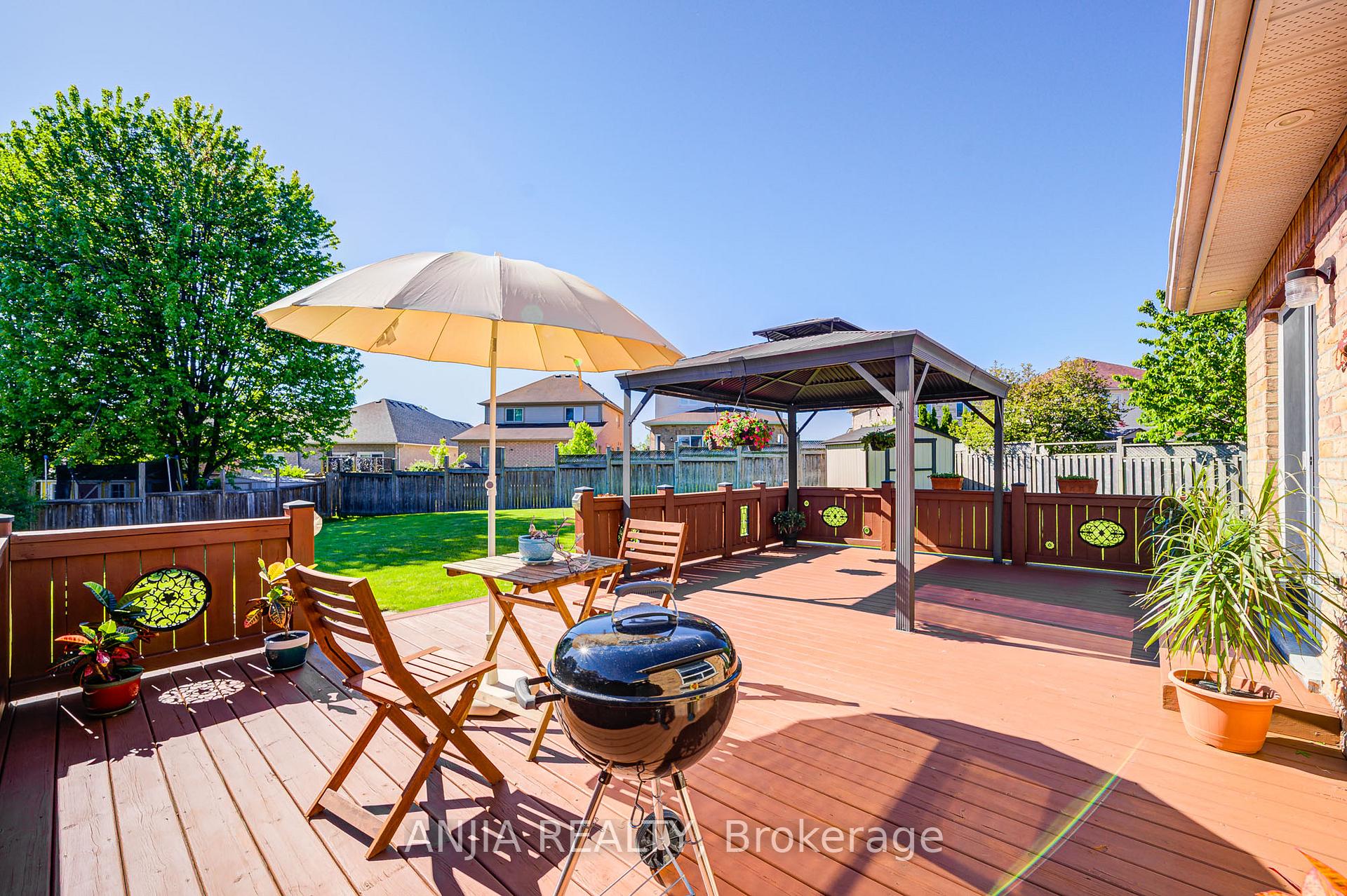 Photo 38 of 63 Brownridge Place, Whitby, Williamsburg — HOMEH