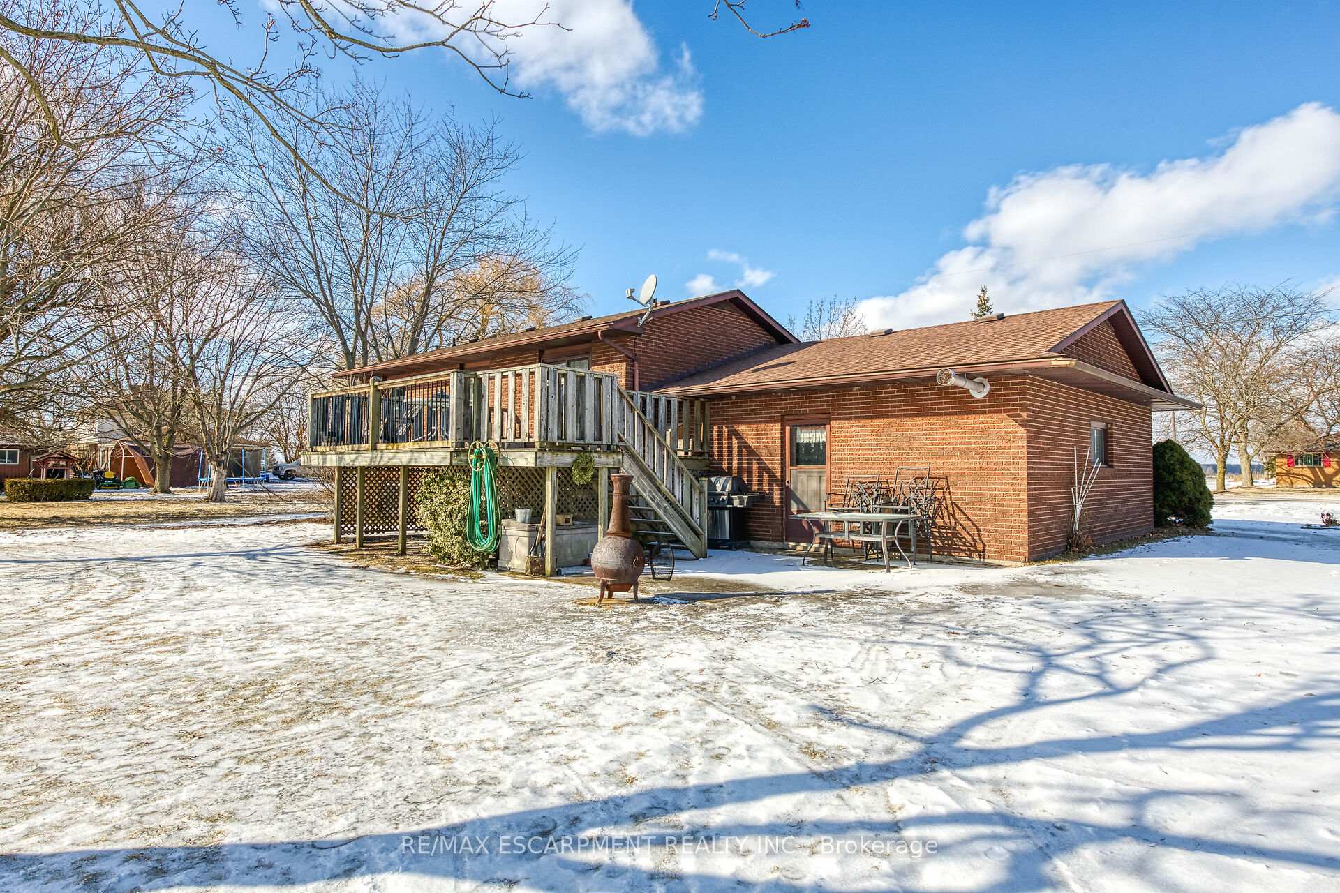 Photo 3 of 25 Main Avenue W, Haldimand — HOMEH