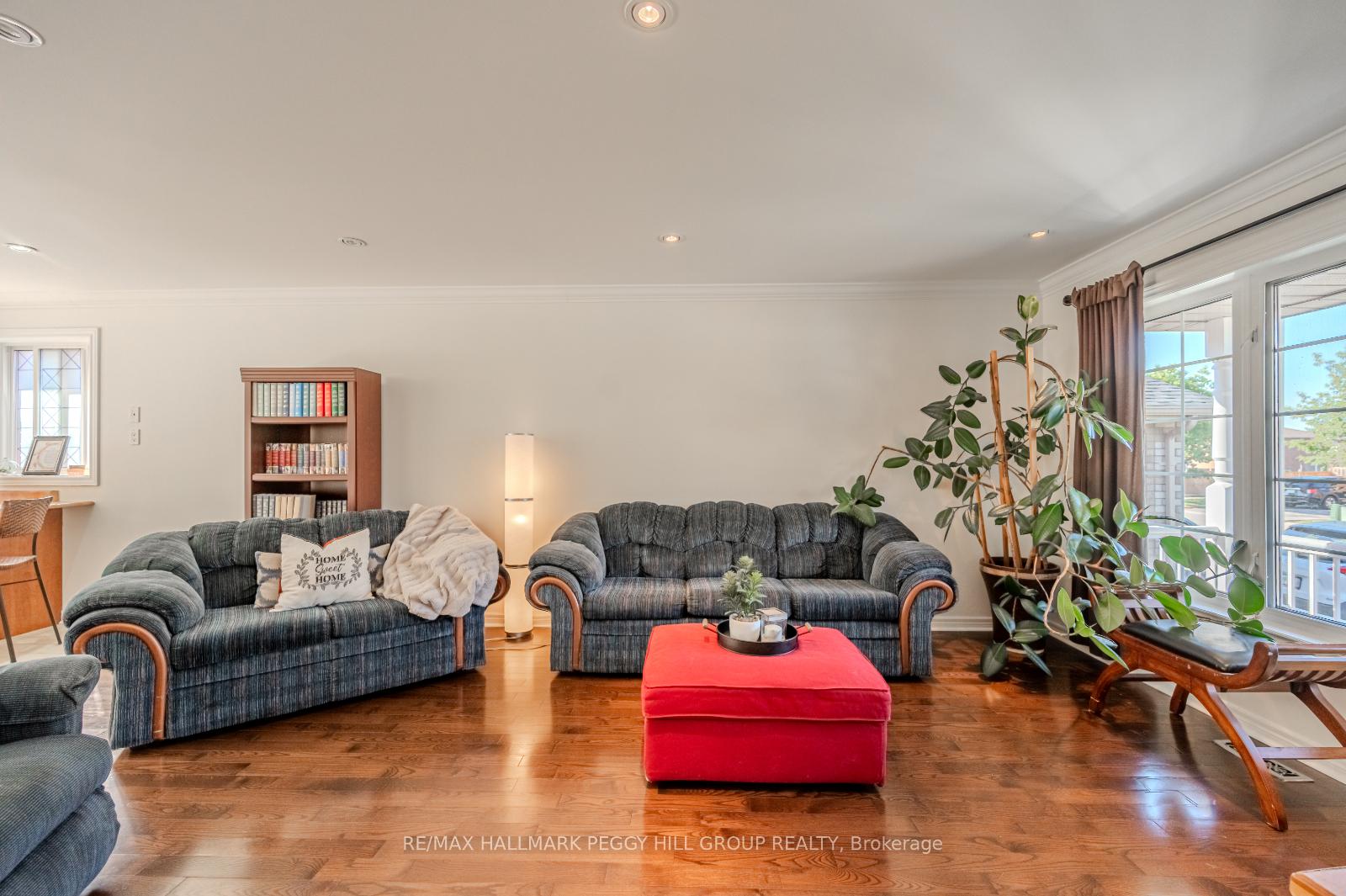 Photo 4 of 15 Seline Crescent, Barrie, Painswick South — HOMEH