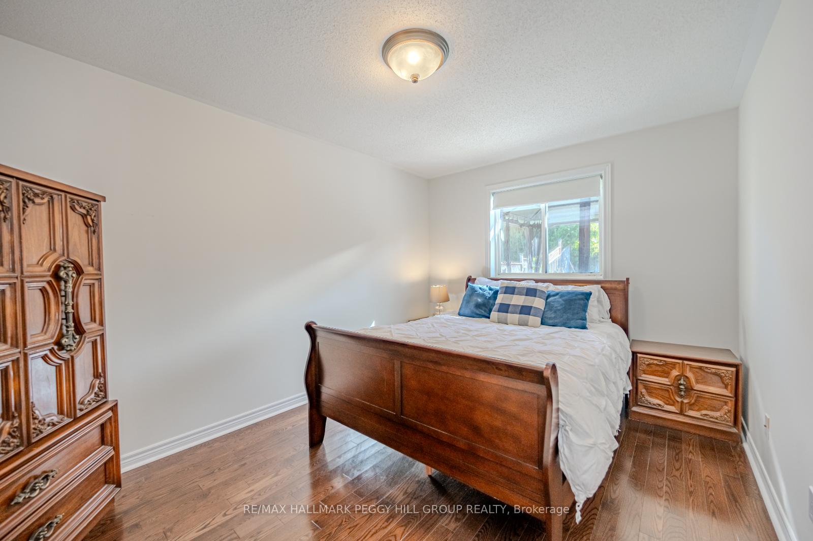 Photo 6 of 15 Seline Crescent, Barrie, Painswick South — HOMEH