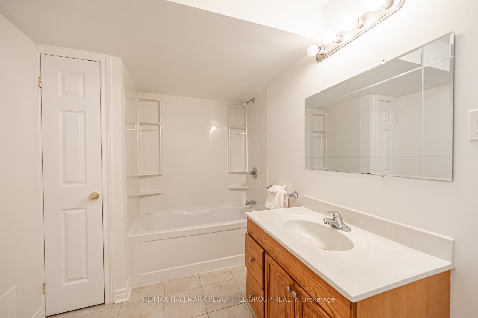 Photo 7 of 15 Seline Crescent, Barrie, Painswick South — HOMEH