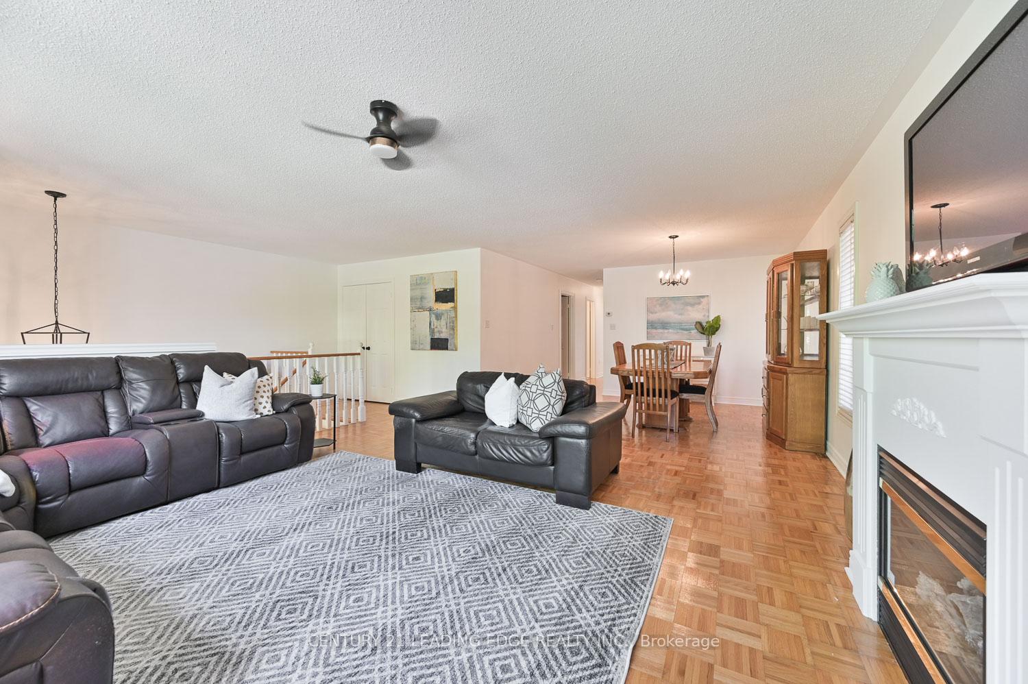 Photo 15 of 10 Lamont Court, Vaughan, Maple — HOMEH