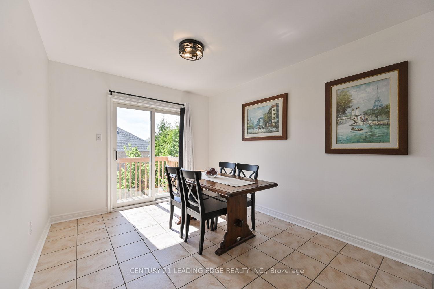 Photo 7 of 10 Lamont Court, Vaughan, Maple — HOMEH