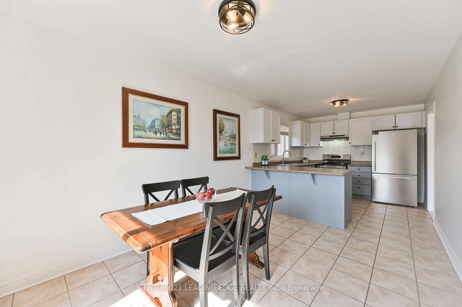 Photo 18 of 10 Lamont Court, Vaughan, Maple — HOMEH