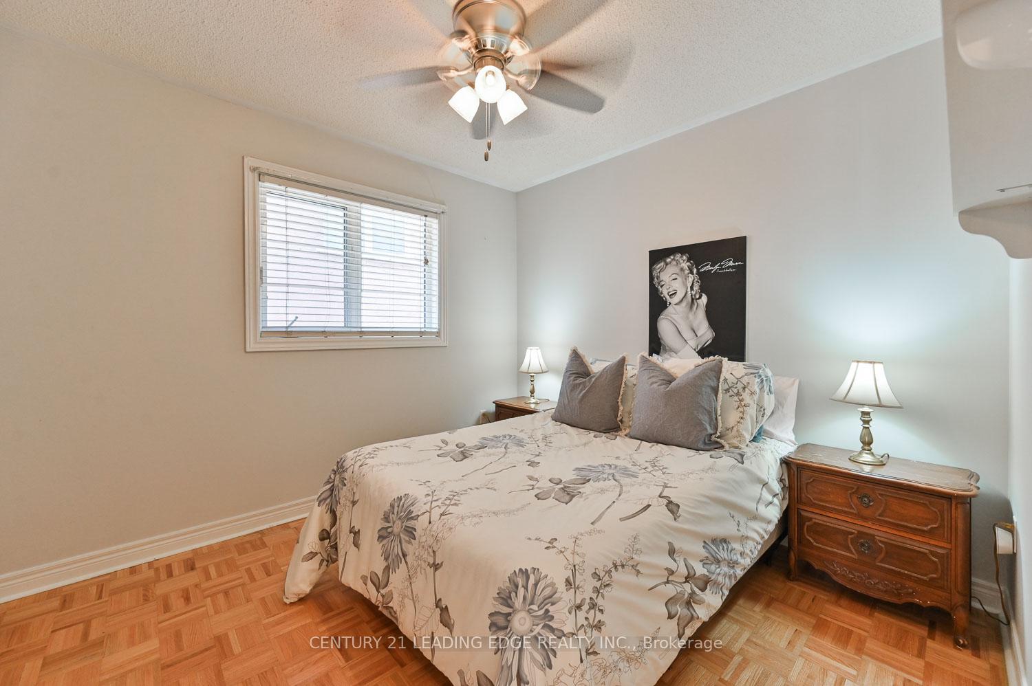 Photo 23 of 10 Lamont Court, Vaughan, Maple — HOMEH
