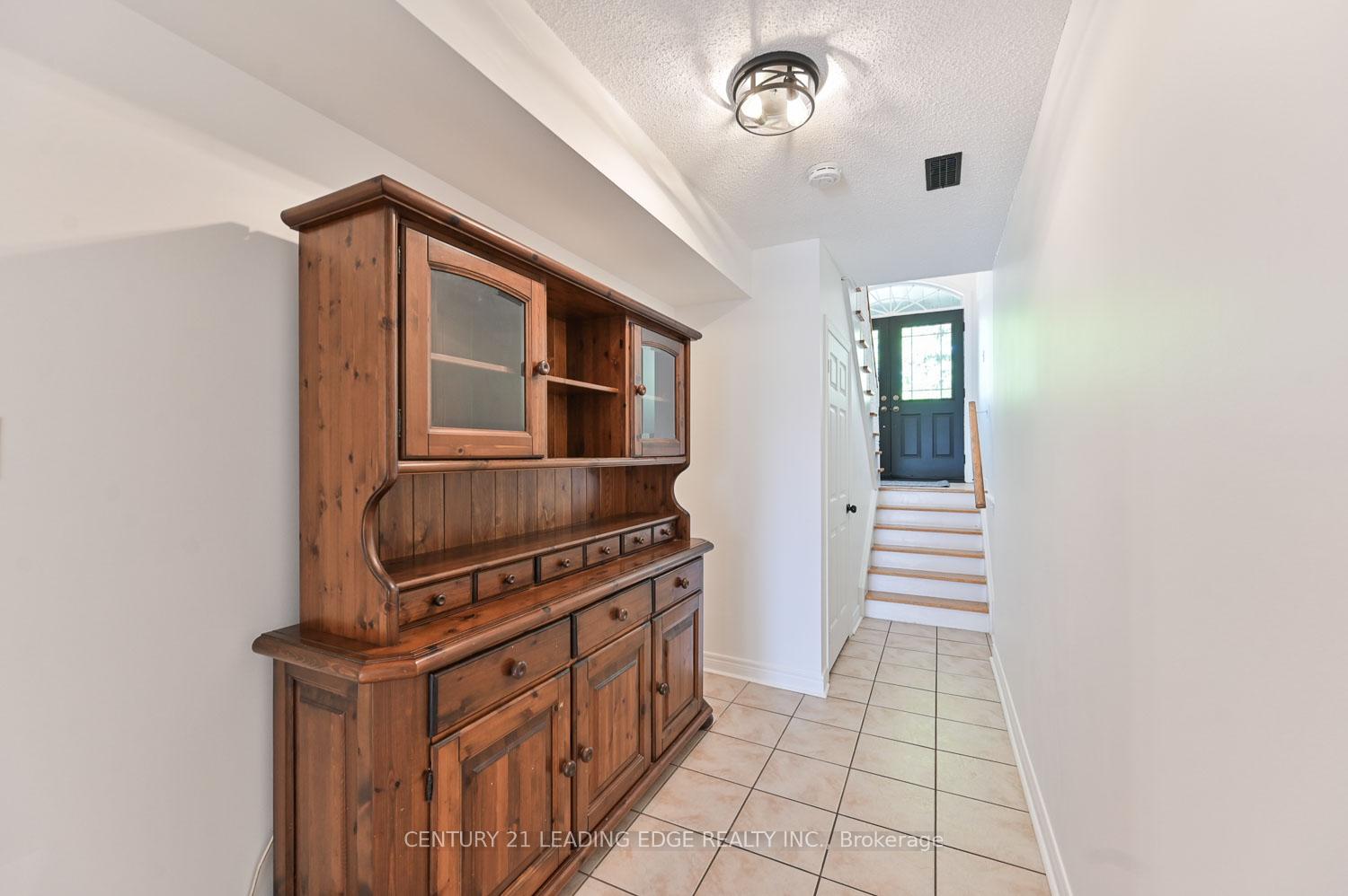 Photo 26 of 10 Lamont Court, Vaughan, Maple — HOMEH