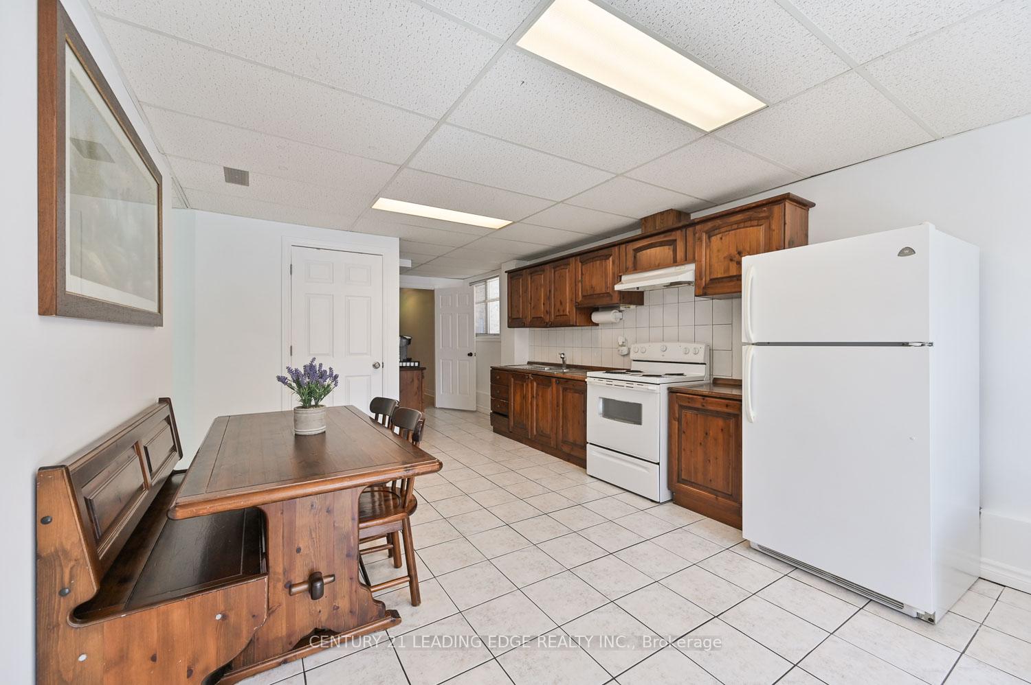 Photo 29 of 10 Lamont Court, Vaughan, Maple — HOMEH