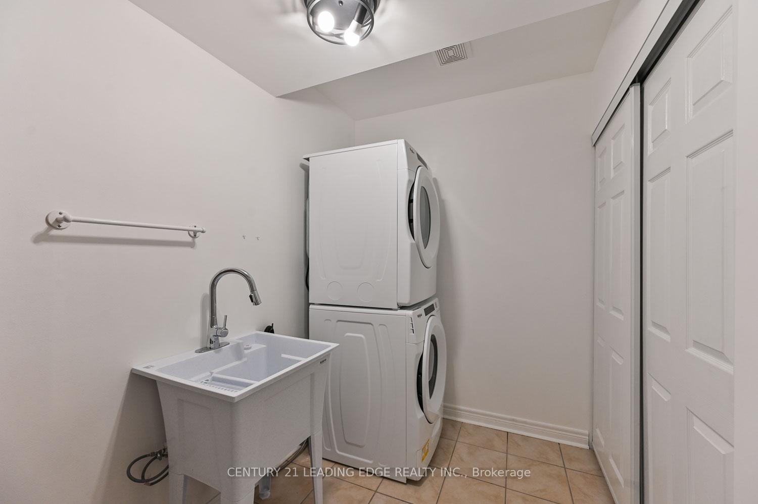 Photo 39 of 10 Lamont Court, Vaughan, Maple — HOMEH