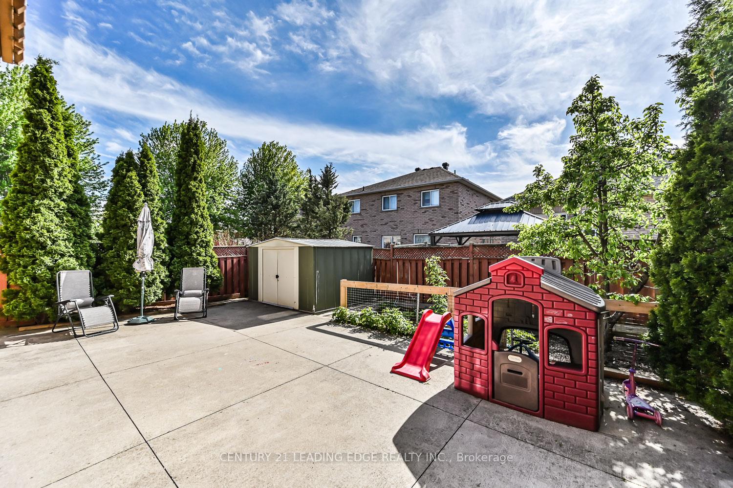 Photo 40 of 10 Lamont Court, Vaughan, Maple — HOMEH