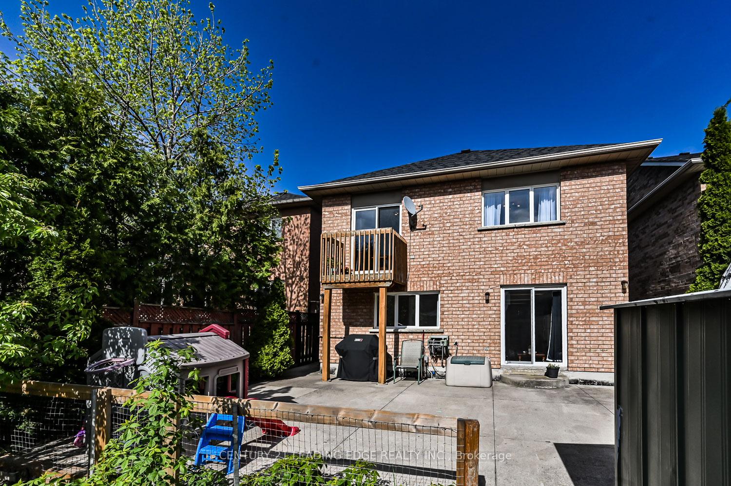 Photo 44 of 10 Lamont Court, Vaughan, Maple — HOMEH