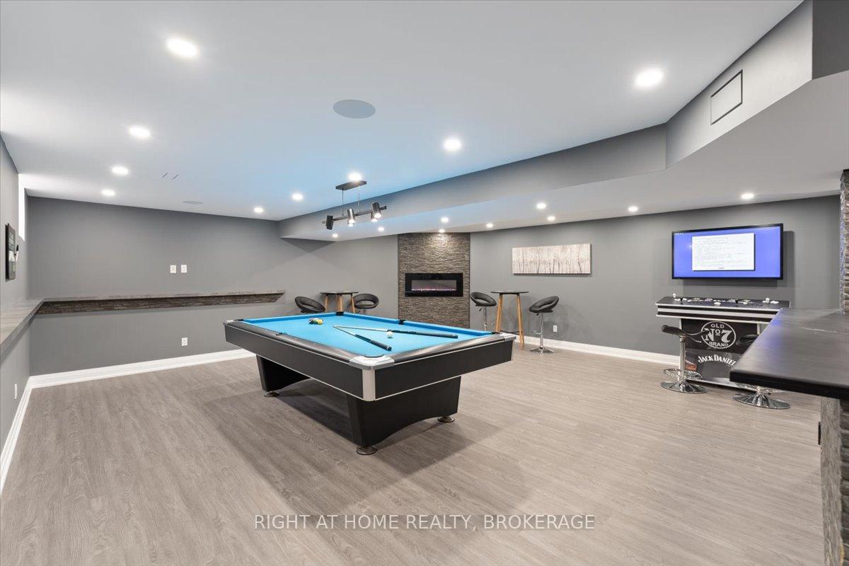 Photo 16 of 27 Sunnycroft Court, Hamilton, Waterdown — HOMEH