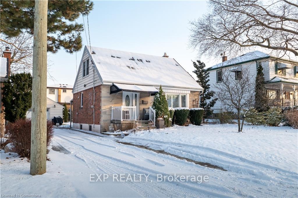 Photo 2 of 56 Second Street N, Hamilton, Stoney Creek — HOMEH