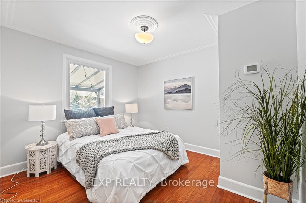 Photo 10 of 56 Second Street N, Hamilton, Stoney Creek — HOMEH