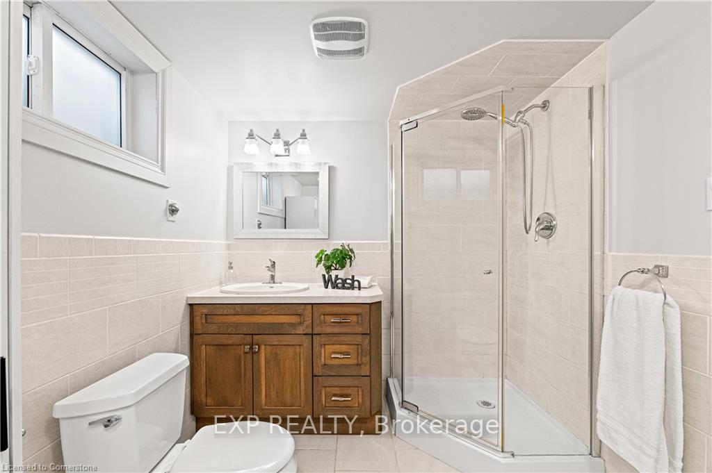 Photo 25 of 56 Second Street N, Hamilton, Stoney Creek — HOMEH