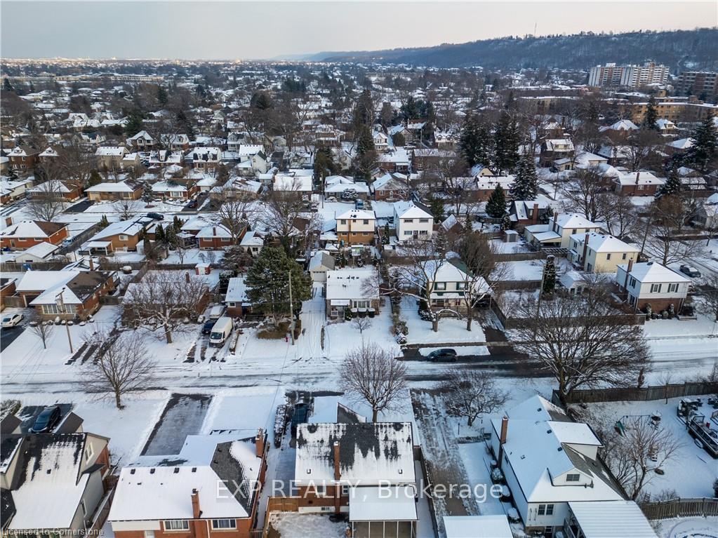 Photo 36 of 56 Second Street N, Hamilton, Stoney Creek — HOMEH