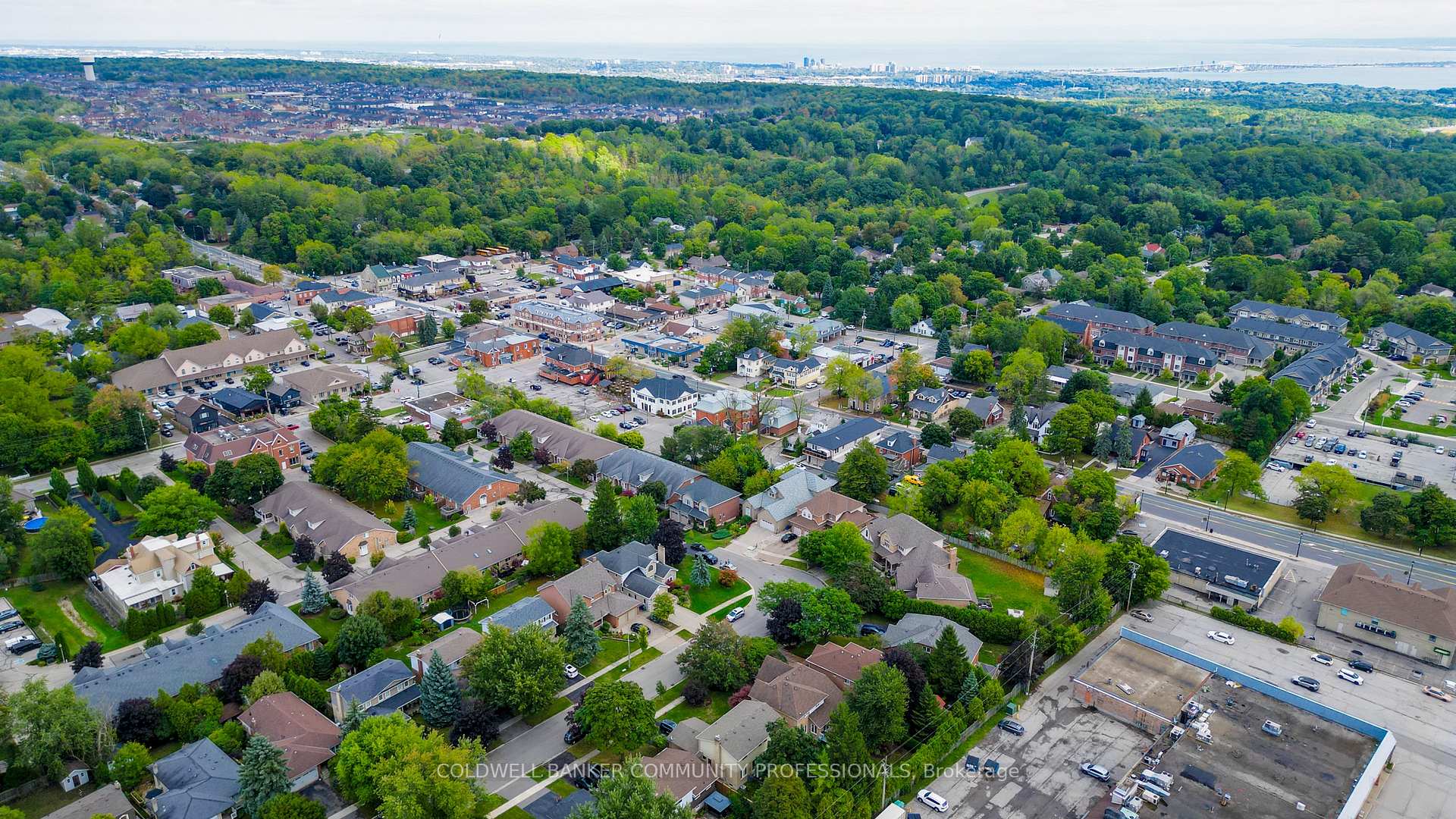 Photo 37 of 35 Fern Avenue, Hamilton, Waterdown — HOMEH