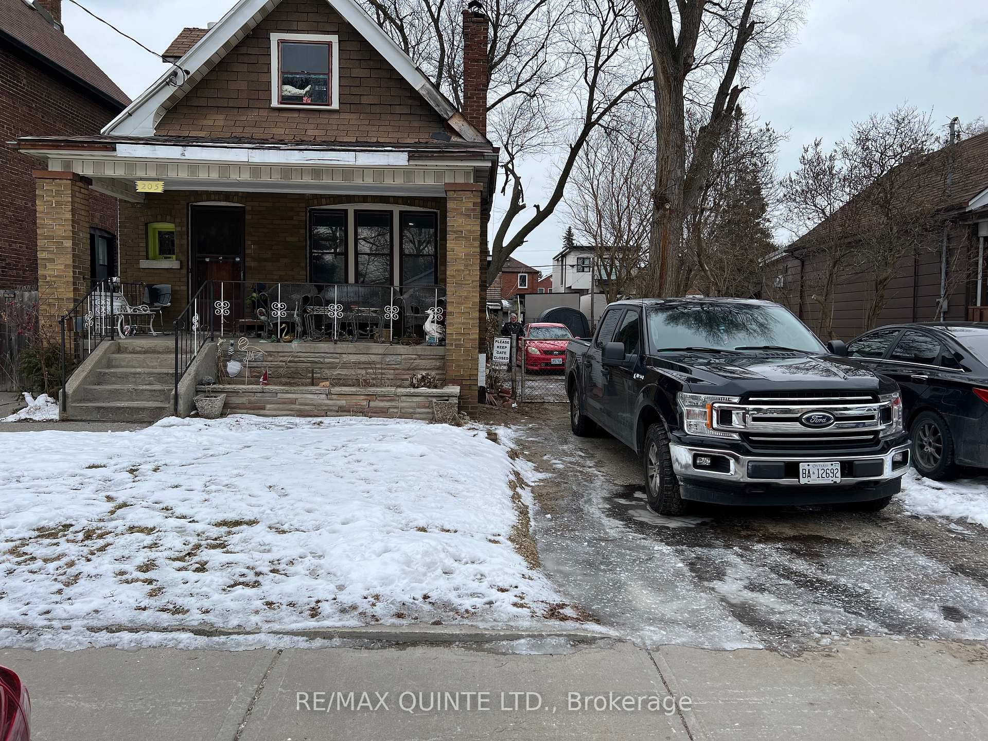 Photo 2 of 205 Linsmore Crescent, Toronto, East York — HOMEH
