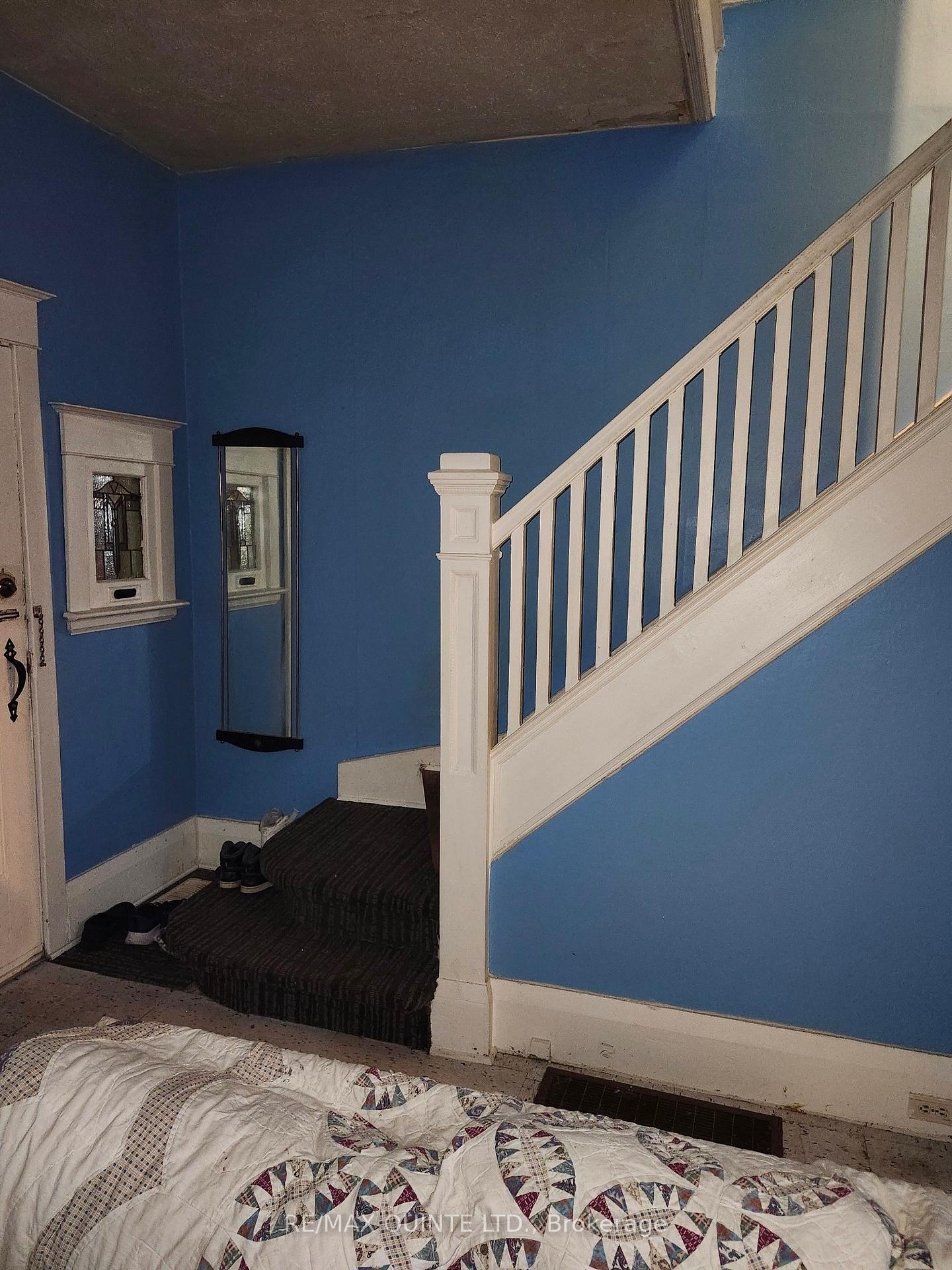 Photo 3 of 205 Linsmore Crescent, Toronto, East York — HOMEH