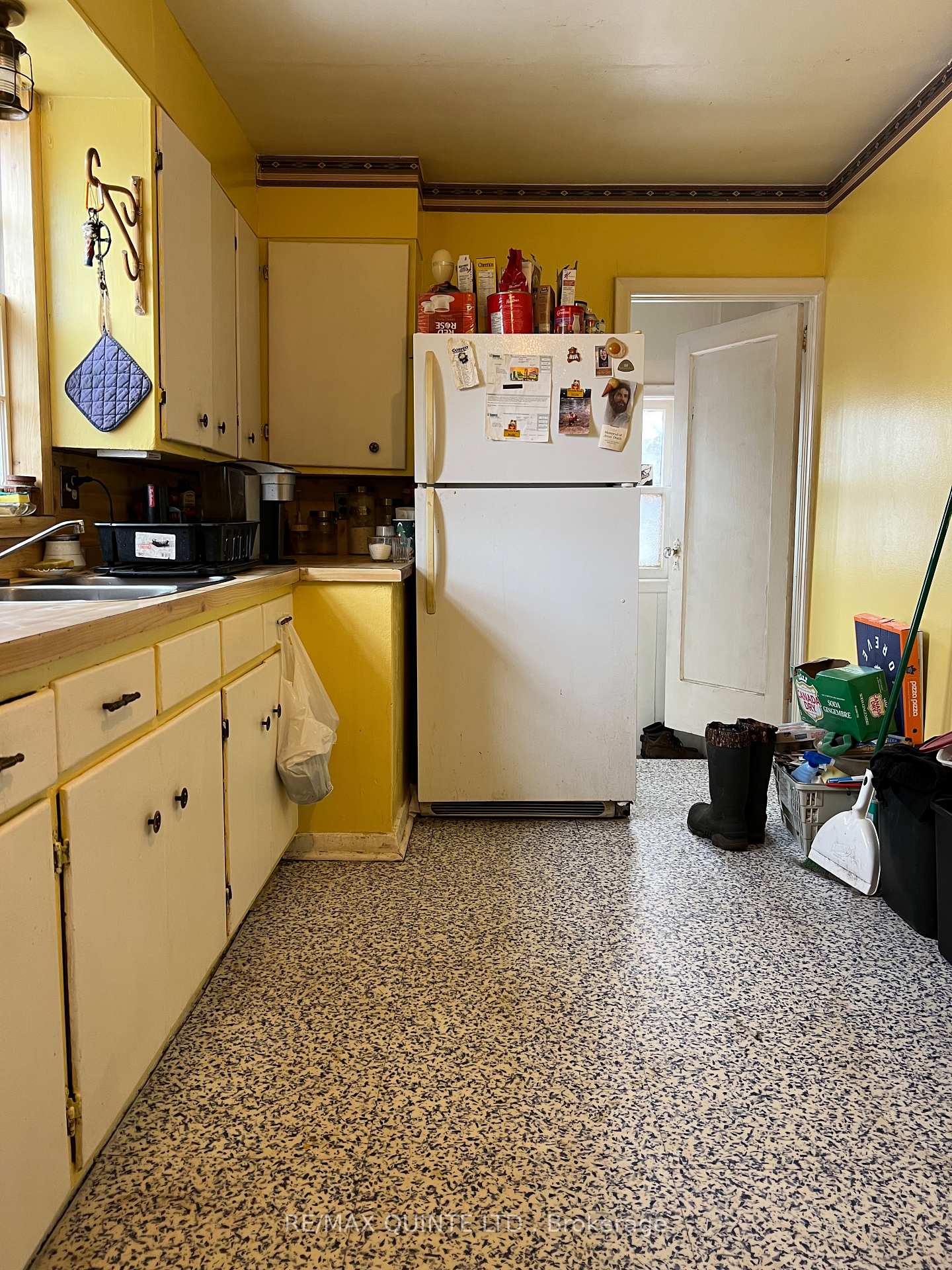 Photo 6 of 205 Linsmore Crescent, Toronto, East York — HOMEH